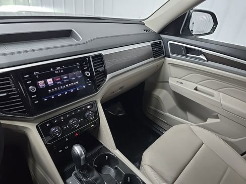 Used 2023 Volkswagen Atlas SE image 26