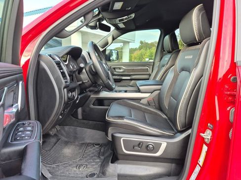 Used 2024 RAM 1500 Laramie AWD/4WD image 15
