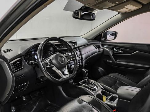 Used 2020 Nissan Rogue SL image 3