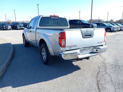 Used 2008 Nissan Frontier SE w/ Tow Hitch Pkg image 11