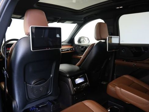 Used 2022 Lincoln Aviator Grand Touring w/ Equipment Group 301A AWD/4WD image 40