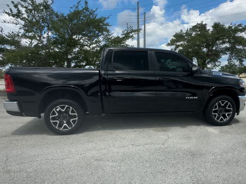 Used 2025 RAM 1500 Laramie w/ Advanced Safety Group II AWD/4WD image 9