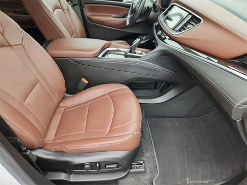 Used 2019 Buick Enclave Avenir w/ Avenir Technology Package image 14