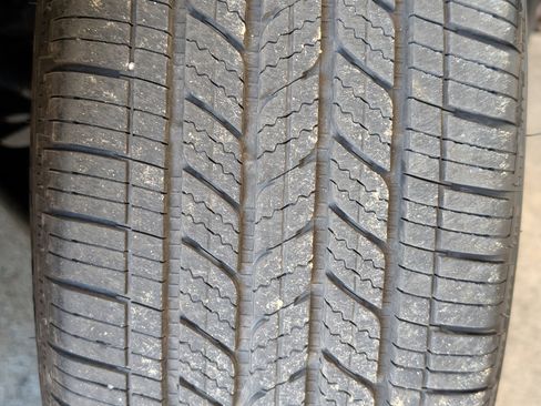 Used 2025 Nissan Kicks SV w/ SV Premium Package image 35