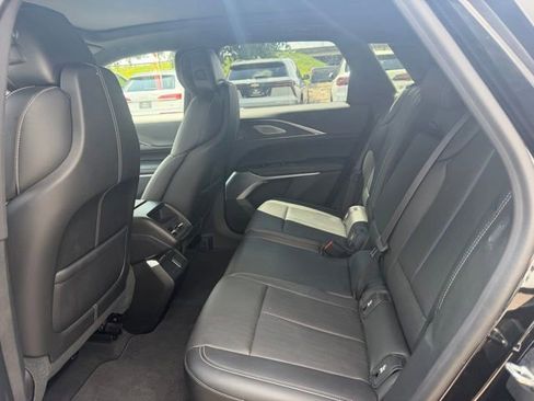 Used 2023 Cadillac Lyriq AWD image 13