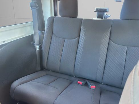 Used 2018 Jeep Wrangler Sport w/ Connectivity Group AWD/4WD image 14
