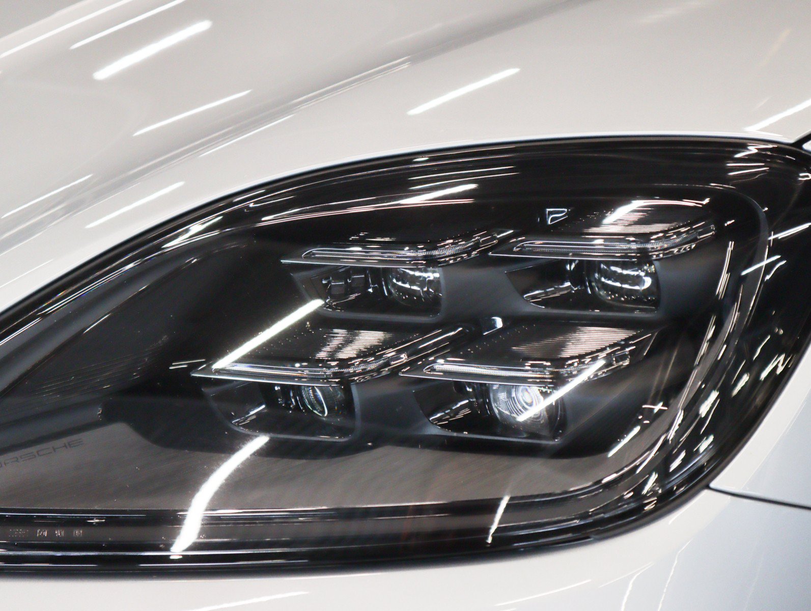Certified 2026 Porsche Cayenne Coupe AWD/4WD image 31