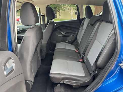 Used 2017 Ford Escape SE FWD image 8