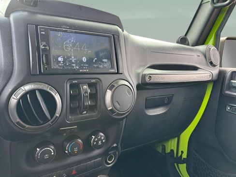 Used 2012 Jeep Wrangler Unlimited Sport image 25