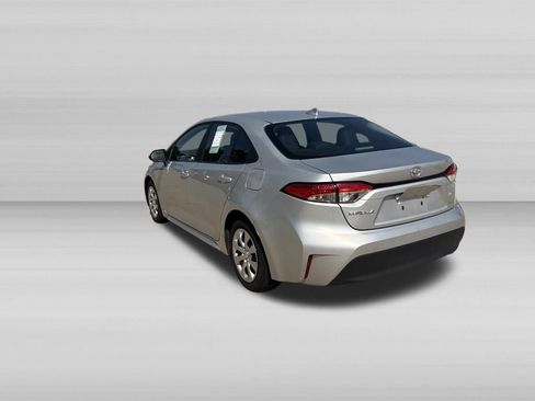 Used 2025 Toyota Corolla LE FWD image 7