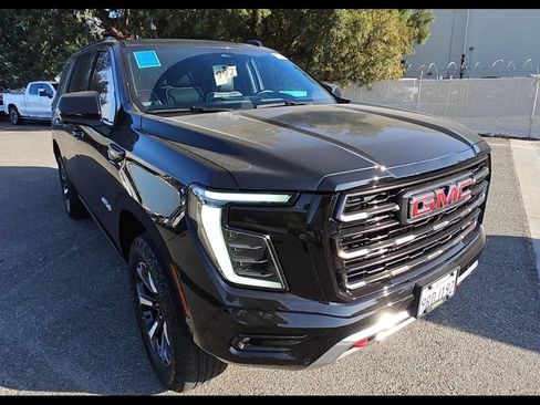 Used 2025 GMC Yukon AT4 Ultimate w/ LPO, Illumination Package AWD/4WD image 6