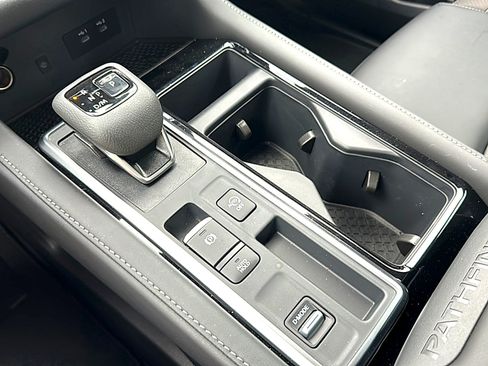 New 2026 Nissan Pathfinder SL FWD image 25
