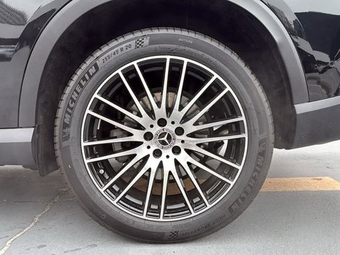 New 2025 Mercedes-Benz GLC 300 4MATIC image 11