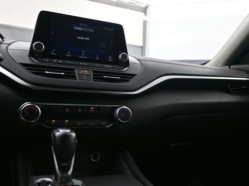 Used 2022 Nissan Altima 2.5 SR FWD image 15