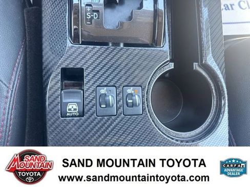 Used 2022 Toyota 4Runner TRD Off-Road Premium AWD/4WD image 19