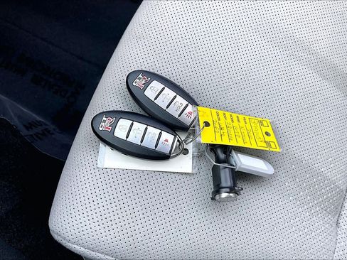 Used 2010 Nissan GT-R Premium AWD/4WD image 13