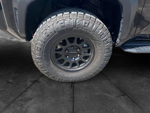 Used 2025 Toyota 4Runner TRD Off-Road Premium w/ Tow Technology Package AWD/4WD image 16