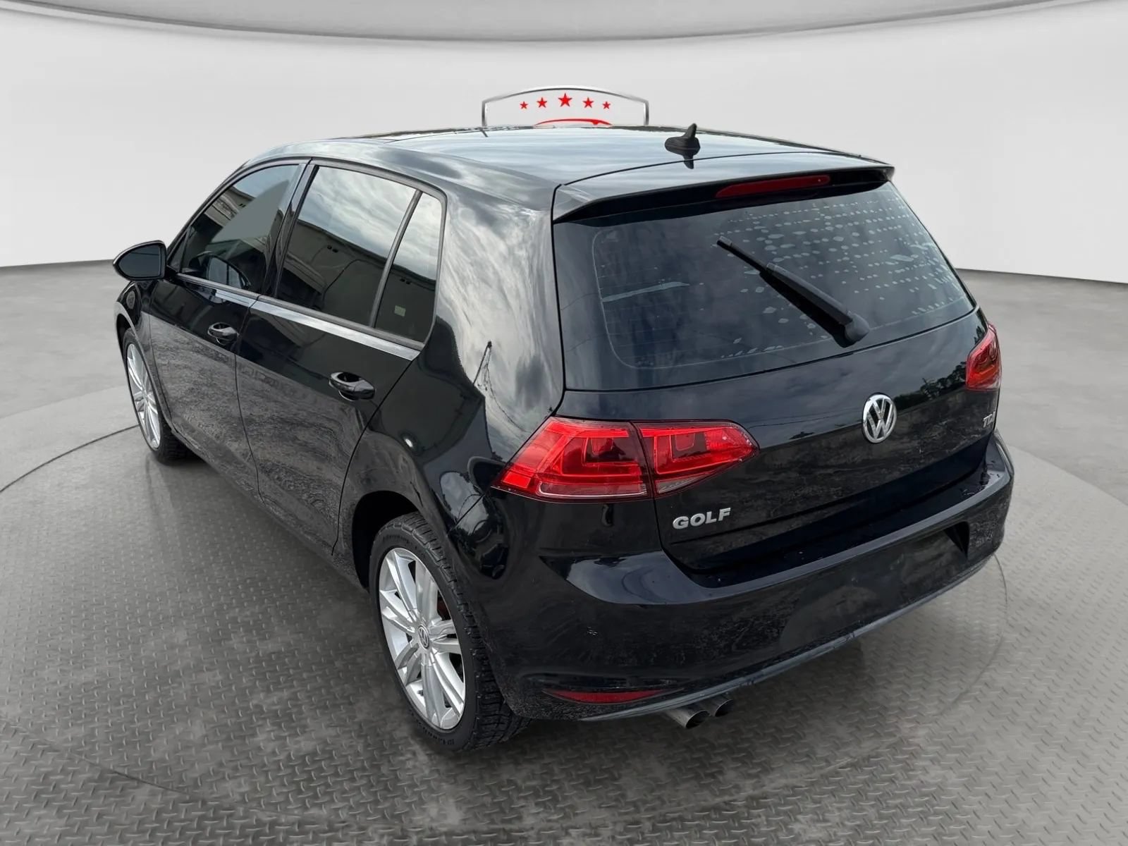 Used 2015 Volkswagen Golf TDI SEL FWD image 3