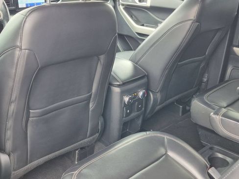 Used 2021 Ford Explorer XLT w/ Equipment Group 202A AWD/4WD image 26