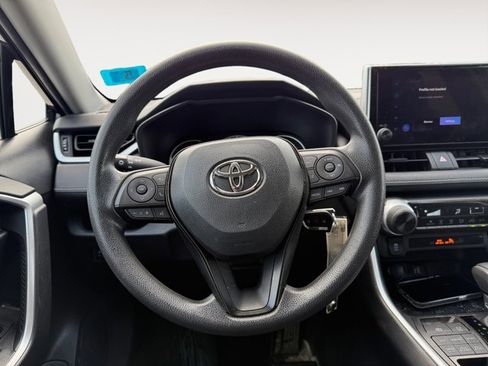 Used 2023 Toyota RAV4 LE AWD/4WD image 12