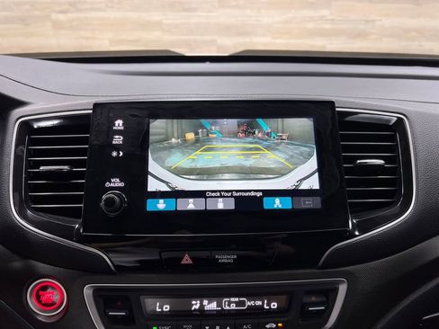 Used 2023 Honda Passport TrailSport image 12