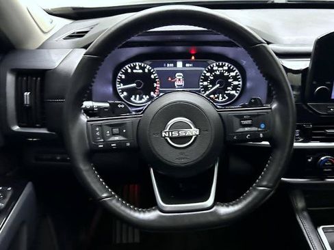 Certified 2025 Nissan Pathfinder SL w/ SL Premium Package AWD/4WD image 12
