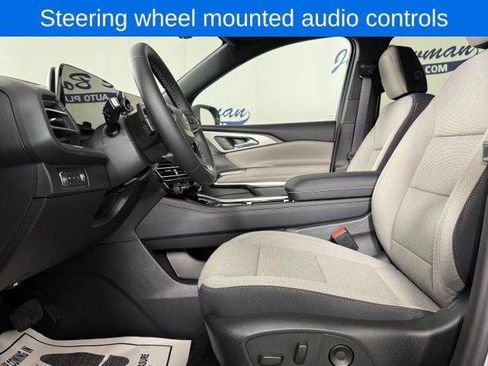 New 2026 Chevrolet Traverse LT w/ Driver Confidence Package AWD/4WD image 13