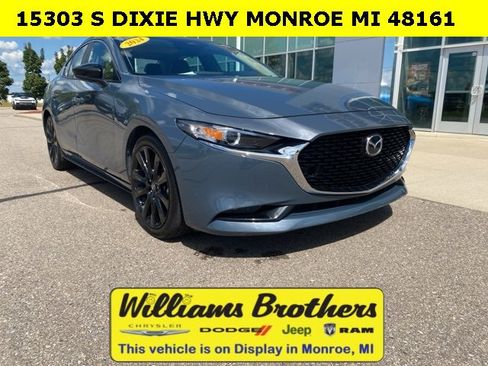 Used 2024 MAZDA MAZDA3 s image 3