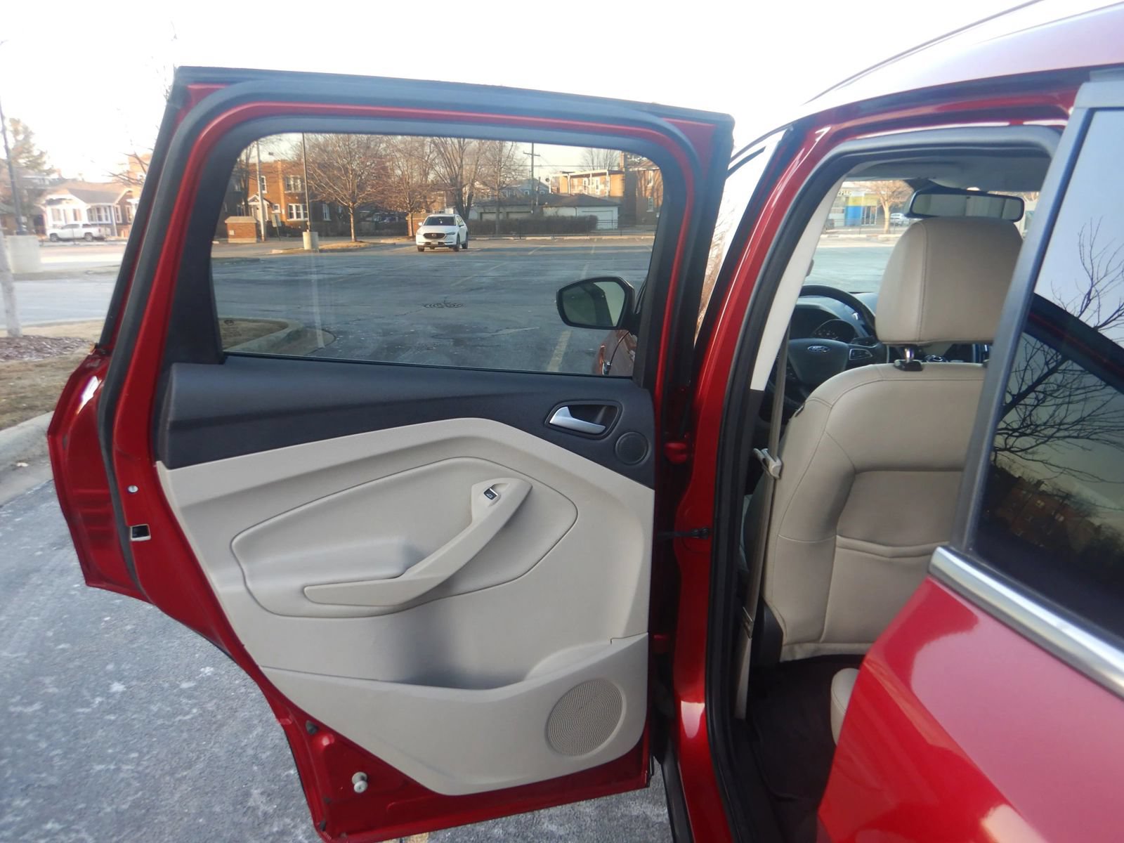 Used 2017 Ford Escape Titanium w/ Equipment Group 301A AWD/4WD image 17