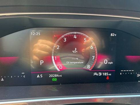 Used 2024 Volkswagen Tiguan SE R-Line image 11