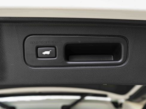 Certified 2025 Honda Pilot Elite image 47