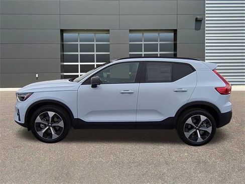 New 2026 Volvo XC40 B5 Plus w/ Protection Package Premier image 4