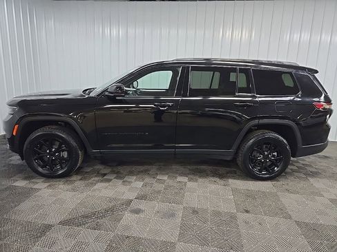 Used 2024 Jeep Grand Cherokee L Laredo AWD/4WD image 5
