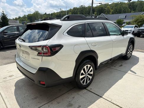 Used 2024 Subaru Outback Premium AWD/4WD image 7
