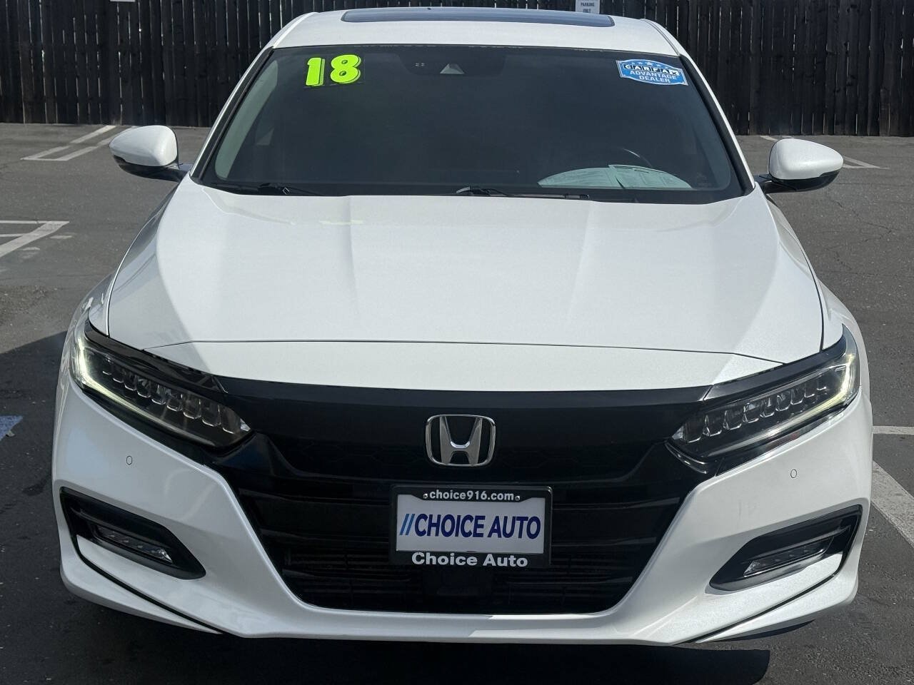 Used 2018 Honda Accord Touring image 2