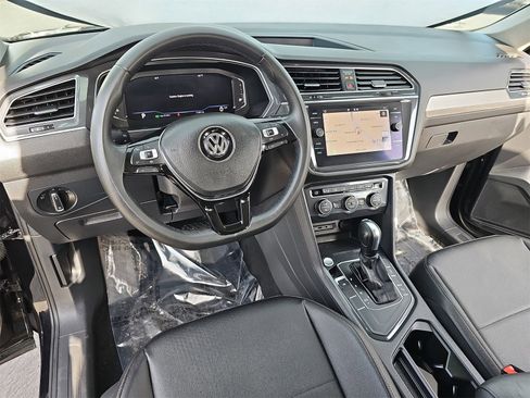 Certified 2020 Volkswagen Tiguan SEL image 18