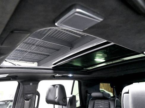 Used 2024 Cadillac Escalade Premium Luxury Platinum AWD/4WD image 12