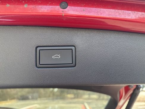 Used 2024 Volkswagen Tiguan SEL R-Line image 15