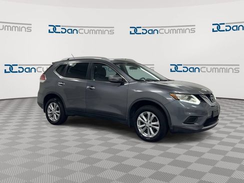 Used 2015 Nissan Rogue SV AWD/4WD image 2