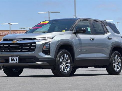 New 2026 Chevrolet Equinox LT w/ Convenience Package II FWD image 8
