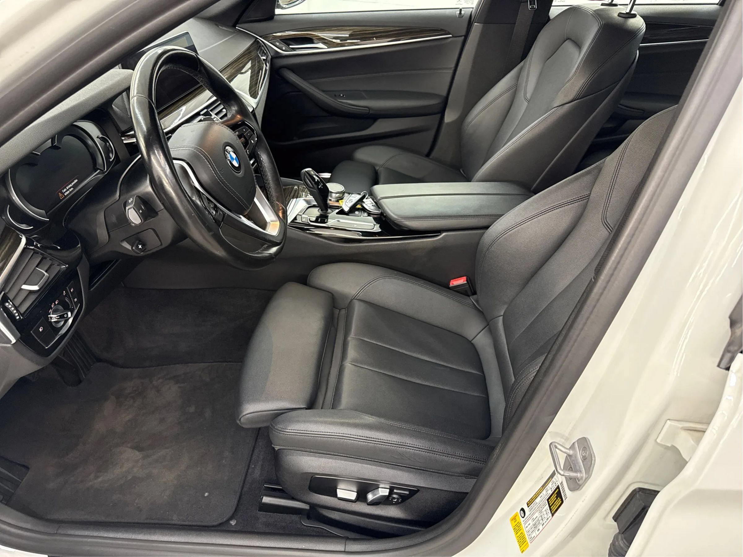 Used 2018 BMW 530i RWD image 13
