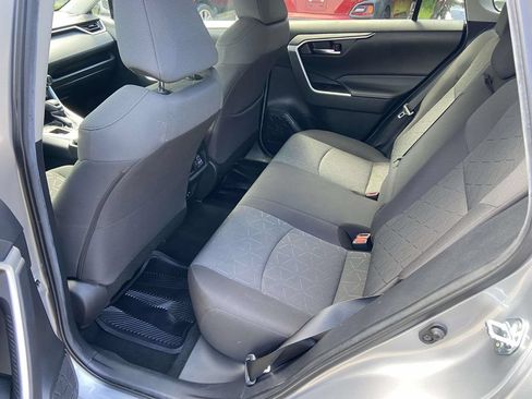 Used 2021 Toyota RAV4 XLE FWD image 15