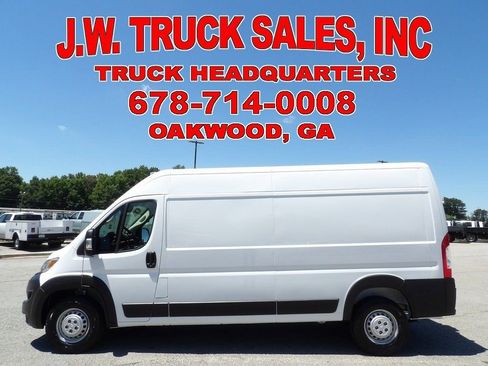 Used 2026 RAM ProMaster 2500 w/ Convenience Group FWD image 2