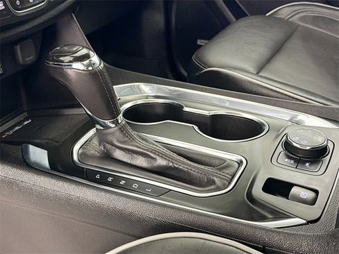 Used 2020 Chevrolet Traverse High Country image 16