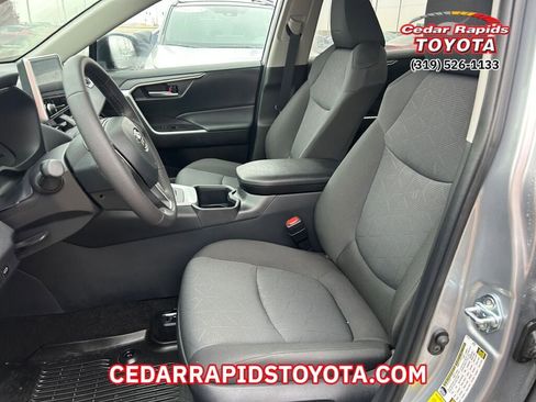 Used 2025 Toyota RAV4 XLE image 11