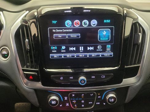 Used 2019 Chevrolet Traverse LT FWD image 25