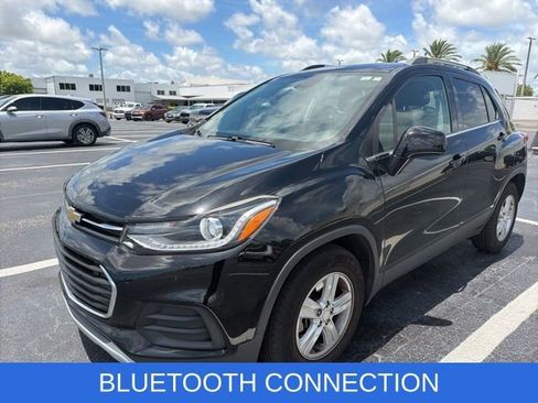 Used 2020 Chevrolet Trax LT FWD image 3