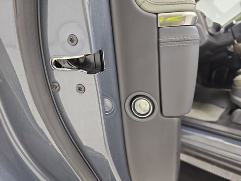 Used 2023 Rivian R1T Adventure image 30