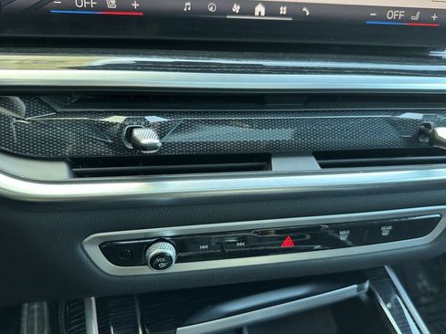 Used 2024 BMW X7 xDrive40i w/ M Sport Package AWD/4WD image 25