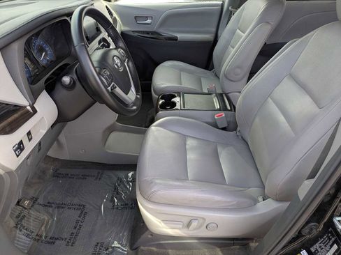 Used 2015 Toyota Sienna XLE image 15